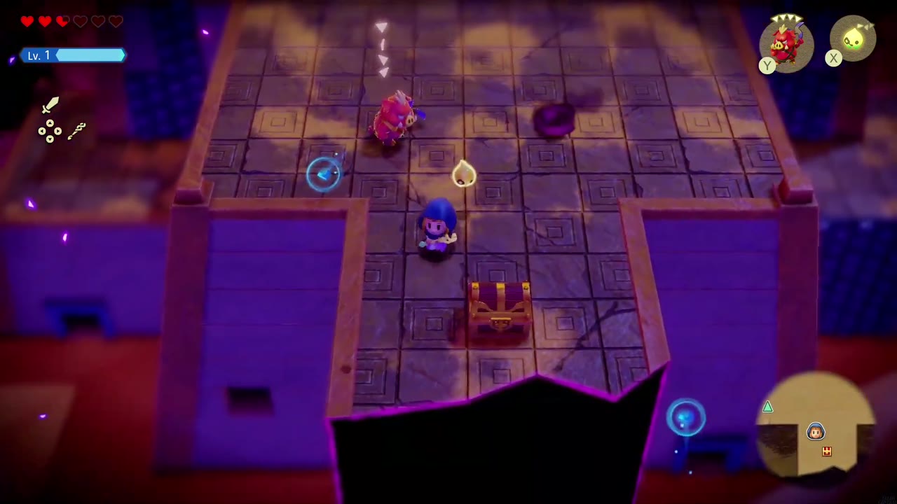 A chest on the tiled courtyard of Stilled Gerudo Sanctum with Zelda nearby A chest on the tiled courtyard of Stilled Gerudo Sanctum with Zelda nearby