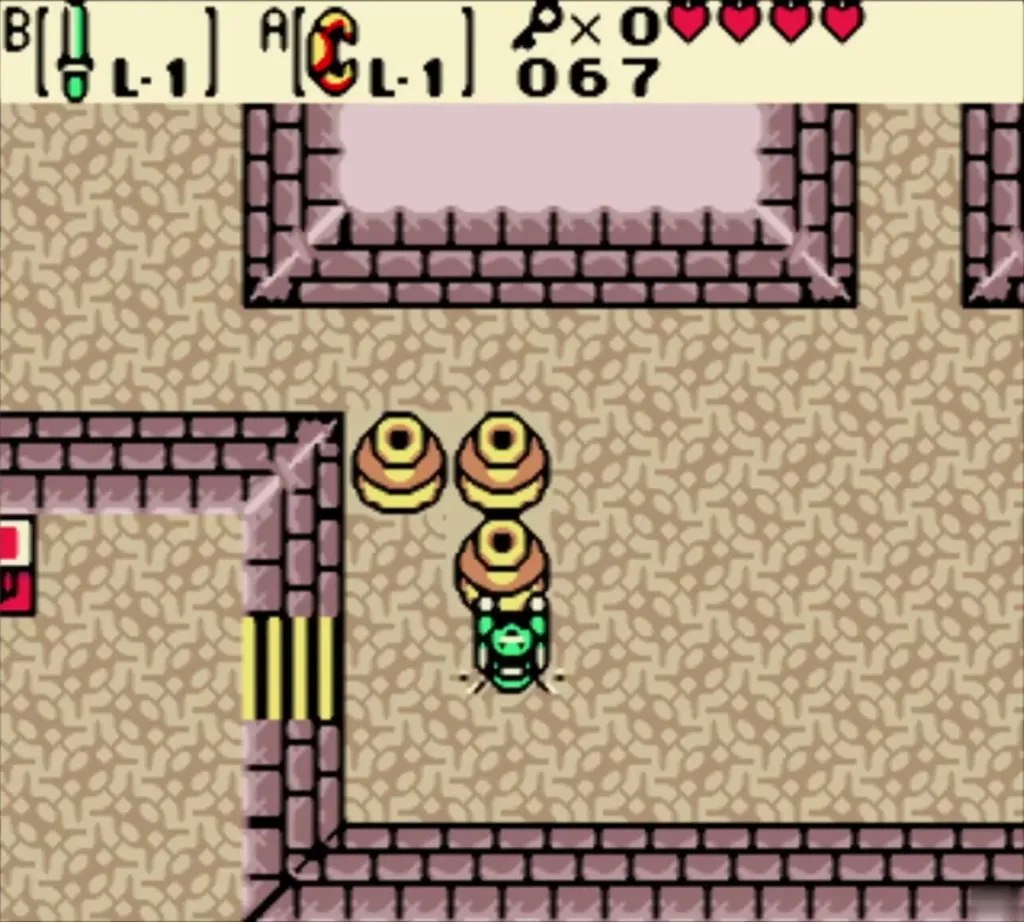 Link lifting pots in the room with the unreachable chest Link lifting pots in the room with the unreachable chest