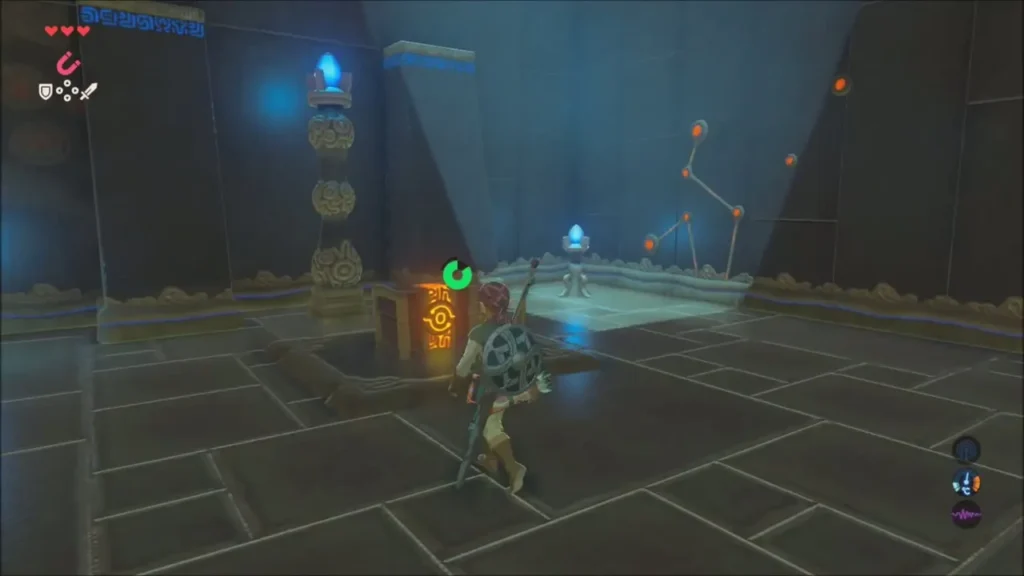 Link in the drained room beside a glowing chest Link in the drained room beside a glowing chest