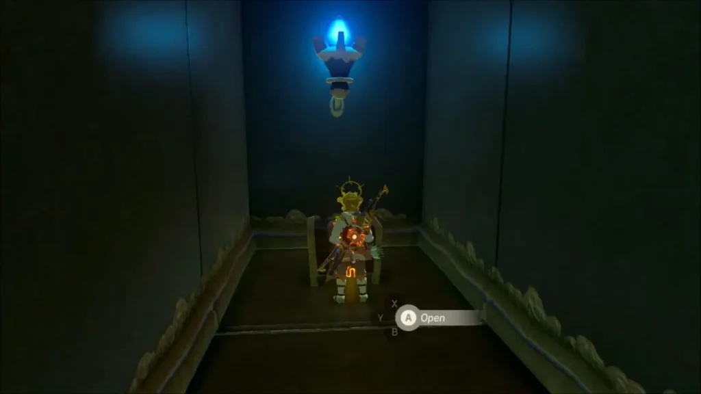 Link before the treasure chest behind the gate, prompt to open Link before the treasure chest behind the gate, prompt to open