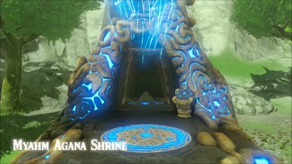 Myahm Agana Shrine glowing with its travel gate