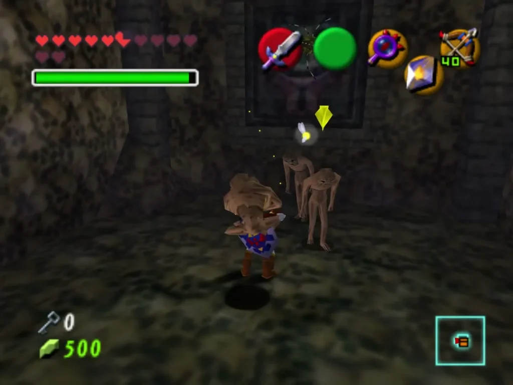 Link fighting a Redead up close in a Shadow Temple room