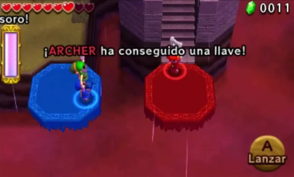 Red Link on a red octagon platform in Illusory Mansion receives a small key, its message box fully shown Red Link on a red octagon platform in Illusory Mansion receives a small key, its message box fully shown