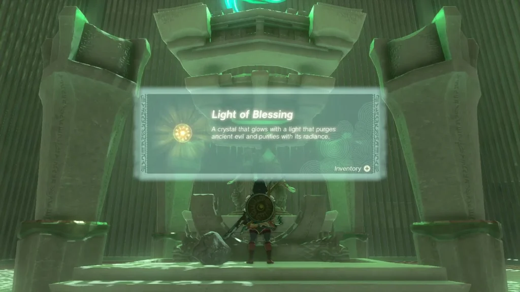 Light of Blessing item box in front of the shrine statues Light of Blessing item box in front of the shrine statues