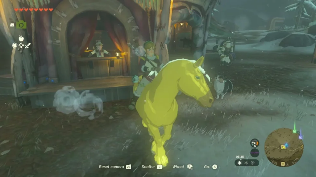 Golden horse beside the counter of Snowfield Stable Golden horse beside the counter of Snowfield Stable