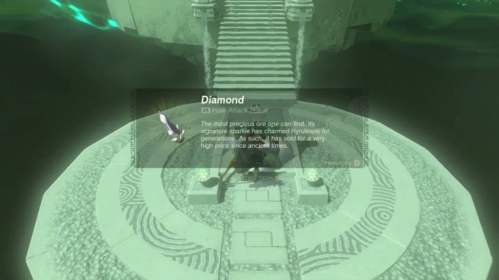 Diamond held up after opening the chest on the central dais inside Jochi-ihiga Shrine Diamond held up after opening the chest on the central dais inside Jochi-ihiga Shrine