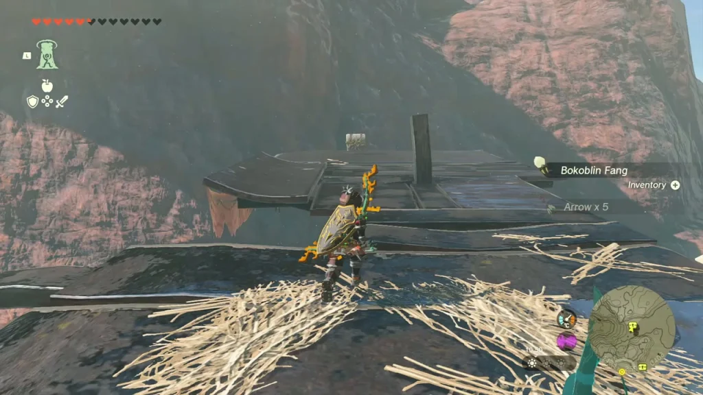 Wooden scaffold platform with a Bokoblin Fang and Arrow x5 pickup Wooden scaffold platform with a Bokoblin Fang and Arrow x5 pickup