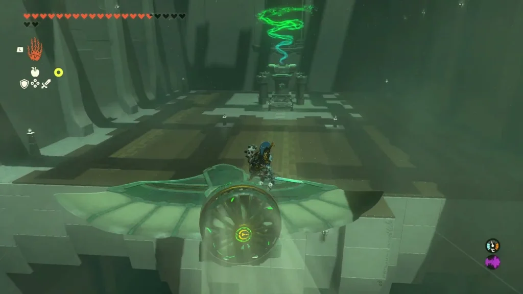 Wing with a Fan gliding across the hall toward the altar Wing with a Fan gliding across the hall toward the altar
