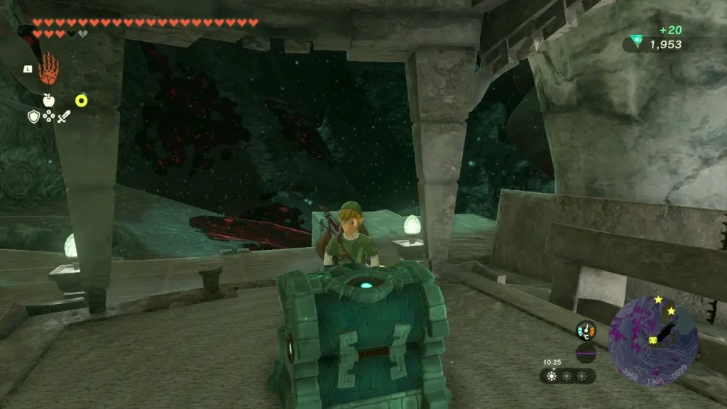 Large chest beside a stone gate with a crystal counter ticking up on the HUD Large chest beside a stone gate with a crystal counter ticking up on the HUD