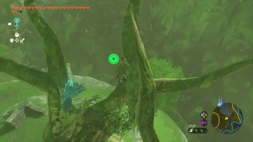 Climbing the leaf-marked tree at the sparkling spot Climbing the leaf-marked tree at the sparkling spot